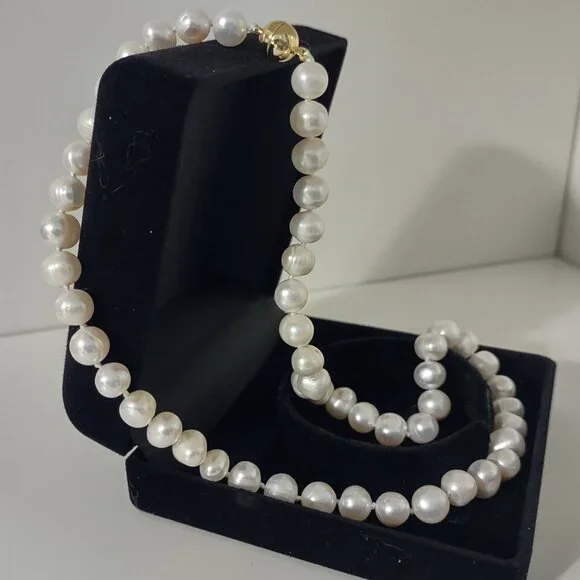 Freshwater Pearl Necklace - Picture 2 of 4